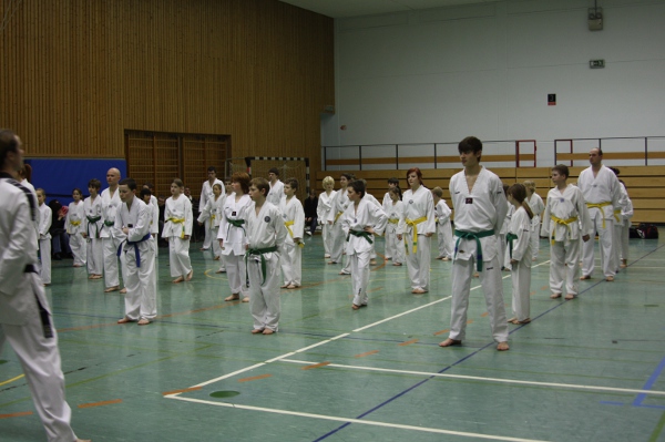 Aufstellung vor der Prüfung - ja, so viele waren das! Aufstellung