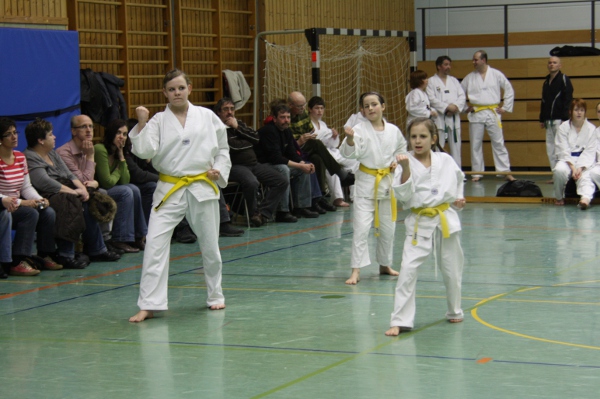 Grundschule Gelb-Gurte Grundschule Gelb-Gurte