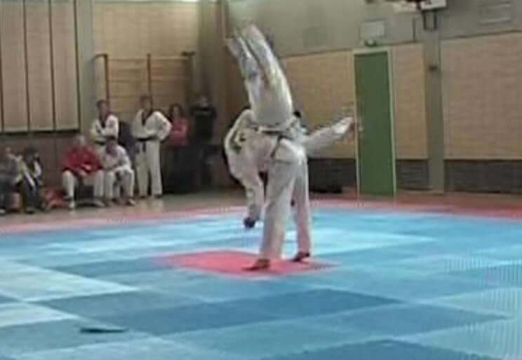 Selbstverteidigung - Michael steht, Marcel fliegt! Selbstverteidigung - Michael steht, Marcel fliegt!