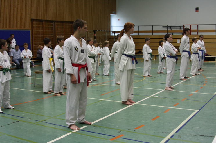 Aufstellung zu Beginn Aufstellung zu Beginn