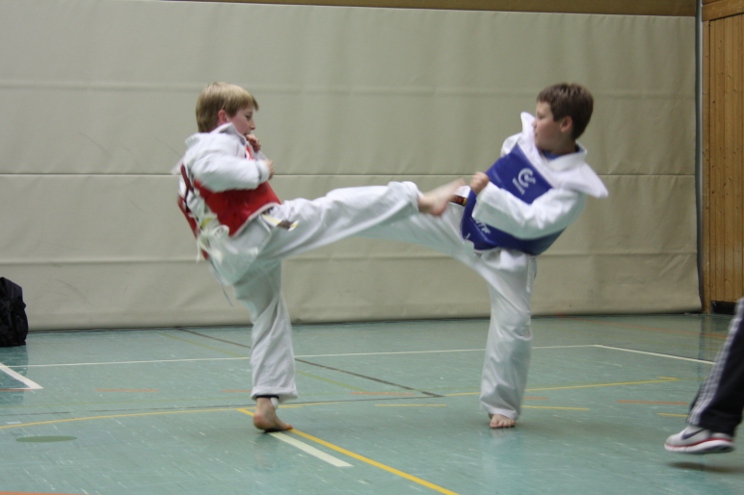 Kampf 201: Christian gegen Simon - Ergebnis 3 : 2 Kampf 201: Christian gegen Simon - Ergebnis 3 : 2