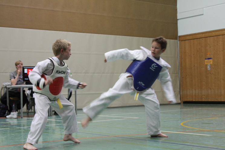 Kampf 207: Christian gegen Bernd - Ergebnis 2 : 6 Kampf 207: Christian gegen Bernd - Ergebnis 2 : 6