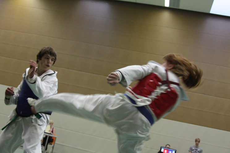 Kampf 214: Oliver gegen Alisa - Ergebnis 9 : 6 Kampf 214: Oliver gegen Alisa - Ergebnis 9 : 6