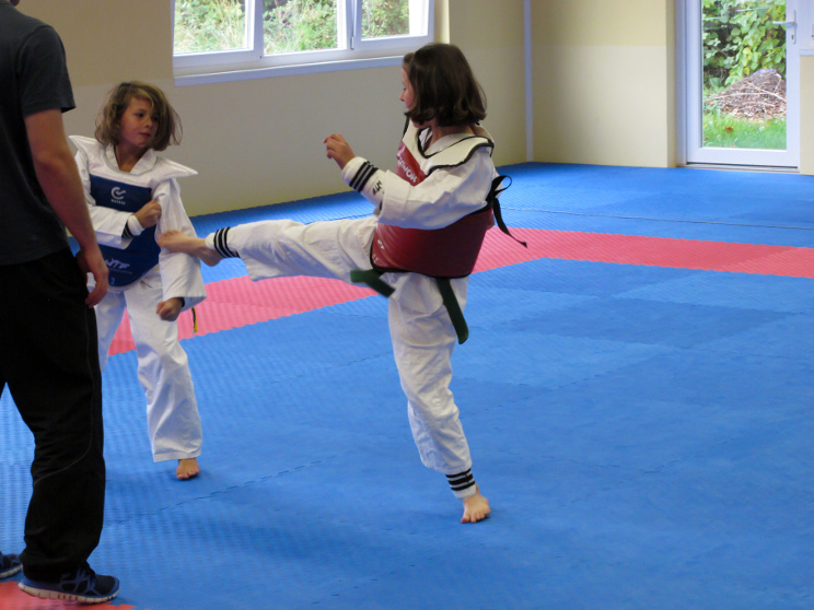 Mirjam gegen Neomi Mirjam gegen Neomi