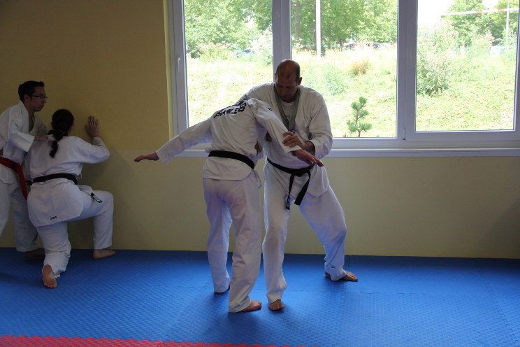 Jochen und Jörg beim SV-Training: an der Wand