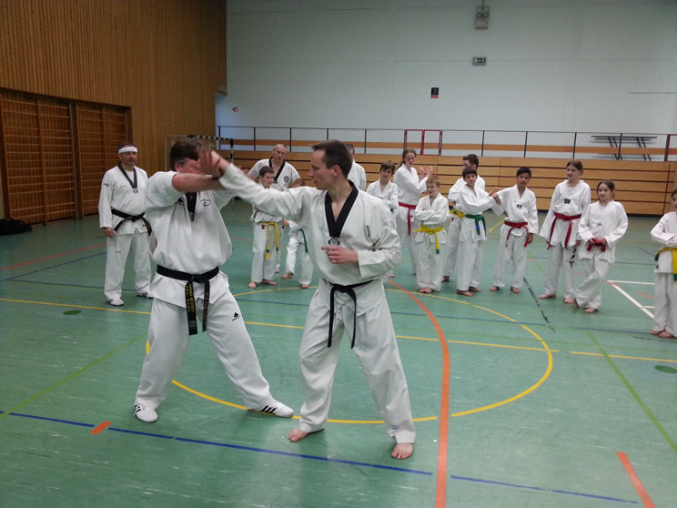 Einstieg mit Dreier-Kontakt ...