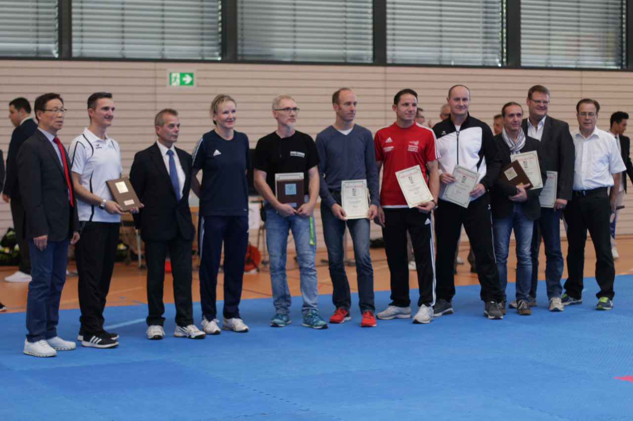 Ehrung bei den Poomsae Meisterschaften